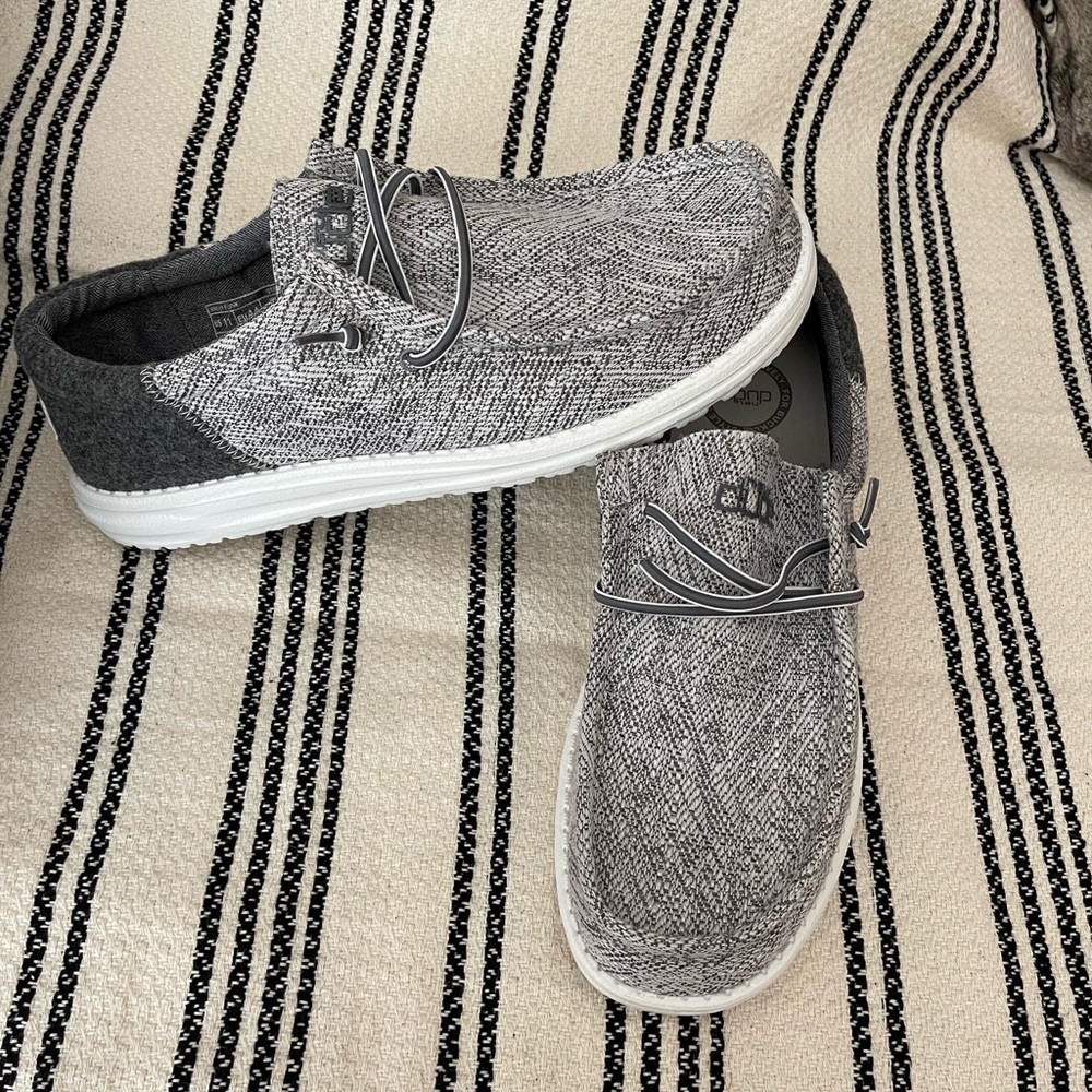 Hey Dudes - Men’s 11